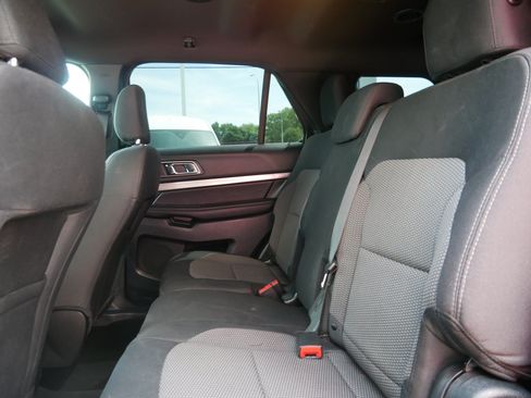 Used 2019 Ford Explorer XLT w/ Class III Trailer Tow Package AWD/4WD image 7
