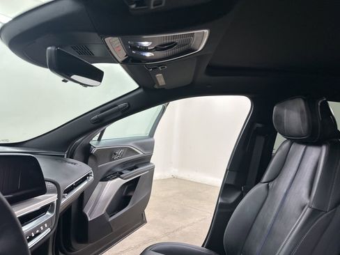 Used 2025 Cadillac Lyriq Sport image 29