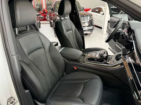 Used 2025 Audi Q7 2.0T Premium Plus w/ Premium Plus Package AWD/4WD image 19