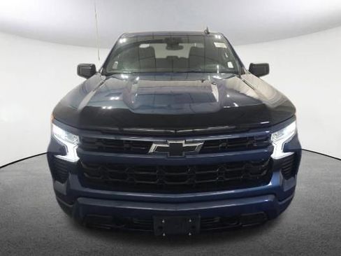 Used 2024 Chevrolet Silverado 1500 RST image 2