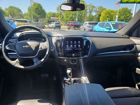Used 2023 Chevrolet Traverse LT FWD image 13