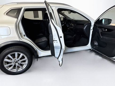Used 2022 Nissan Rogue Sport SV AWD/4WD image 32