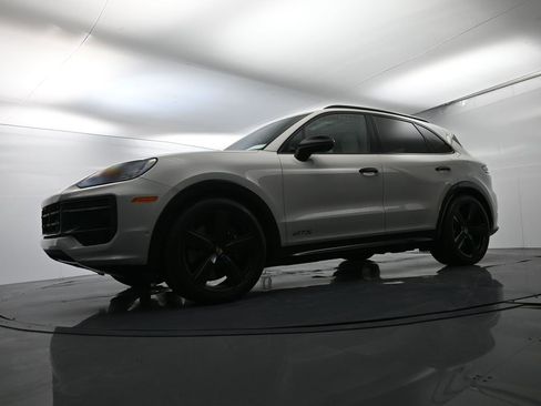 Certified 2026 Porsche Cayenne GTS image 46
