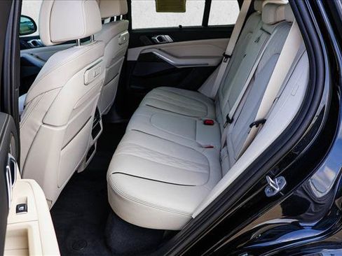 Used 2025 BMW X5 M60i AWD/4WD image 22