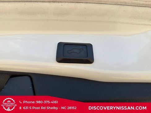 Used 2020 Toyota RAV4 XLE w/ Convenience Package FWD image 37