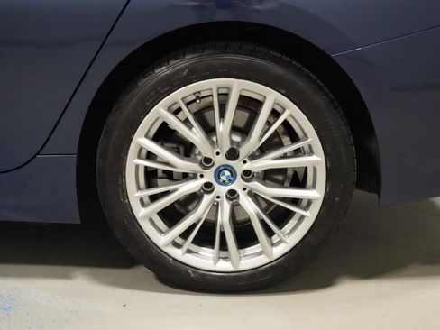 Certified 2023 BMW 330e xDrive w/ Premium Package image 31