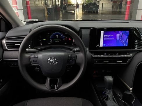 Used 2026 Toyota Camry LE FWD image 14