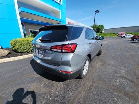Used 2024 Chevrolet Equinox LS w/ LS Convenience Package FWD image 4