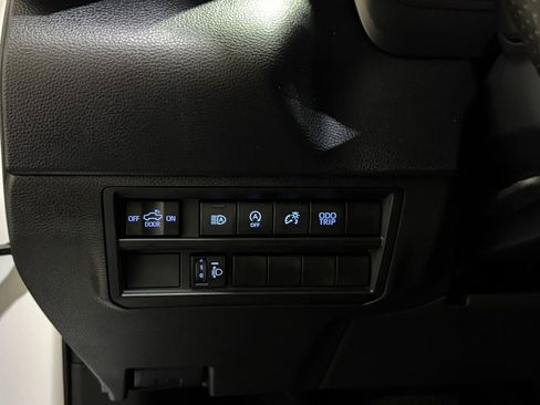 Used 2022 Toyota Tundra SR5 AWD/4WD image 27