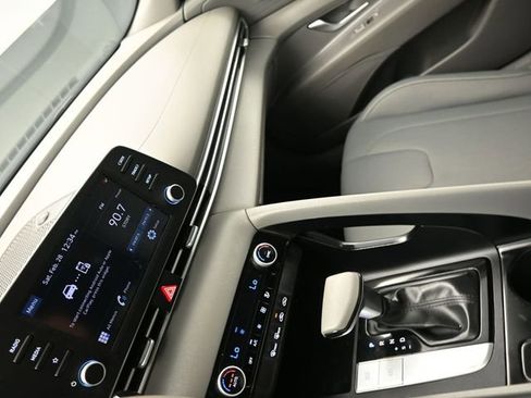 Used 2022 Hyundai Elantra SEL w/ Cargo Package image 20