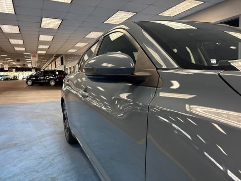 Used 2025 Nissan Sentra SV FWD image 4