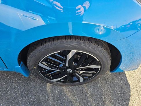 New 2025 Nissan Versa SR w/ Trunk Package image 10