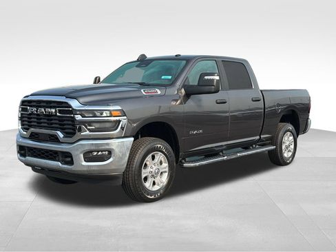 Used 2025 RAM 2500 Big Horn AWD/4WD image 2