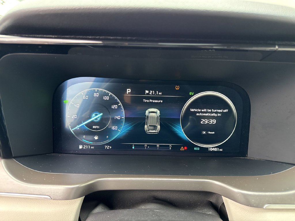 Certified 2023 Kia Sorento SX Prestige w/ Panoramic Sunroof Package AWD/4WD image 25