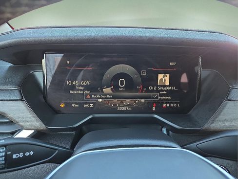 Used 2025 GMC Acadia Denali image 23