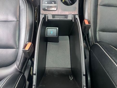 Used 2020 Ford Escape Titanium image 11