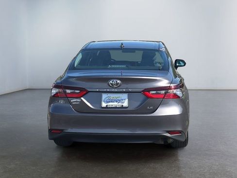 Used 2022 Toyota Camry LE FWD image 4