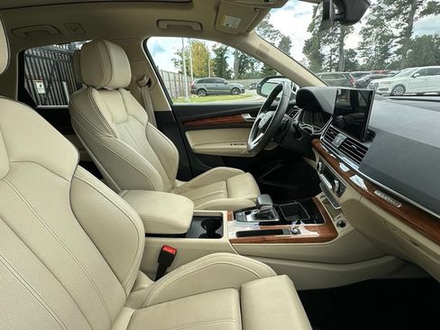Used 2023 Audi Q5 2.0T Premium Plus w/ Premium Plus Package AWD/4WD image 4