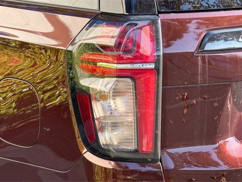 Used 2022 Chevrolet Tahoe Z71 w/ Off-Road Capability Package image 46