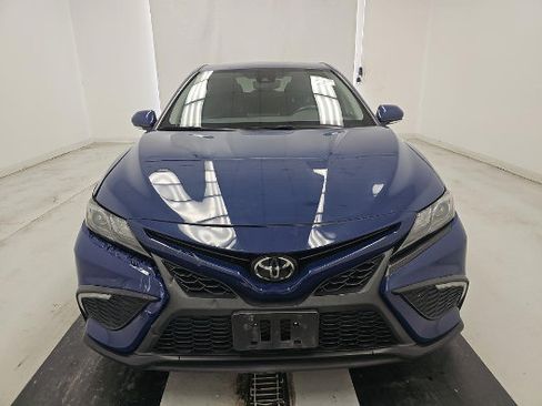 Used 2023 Toyota Camry SE FWD image 3