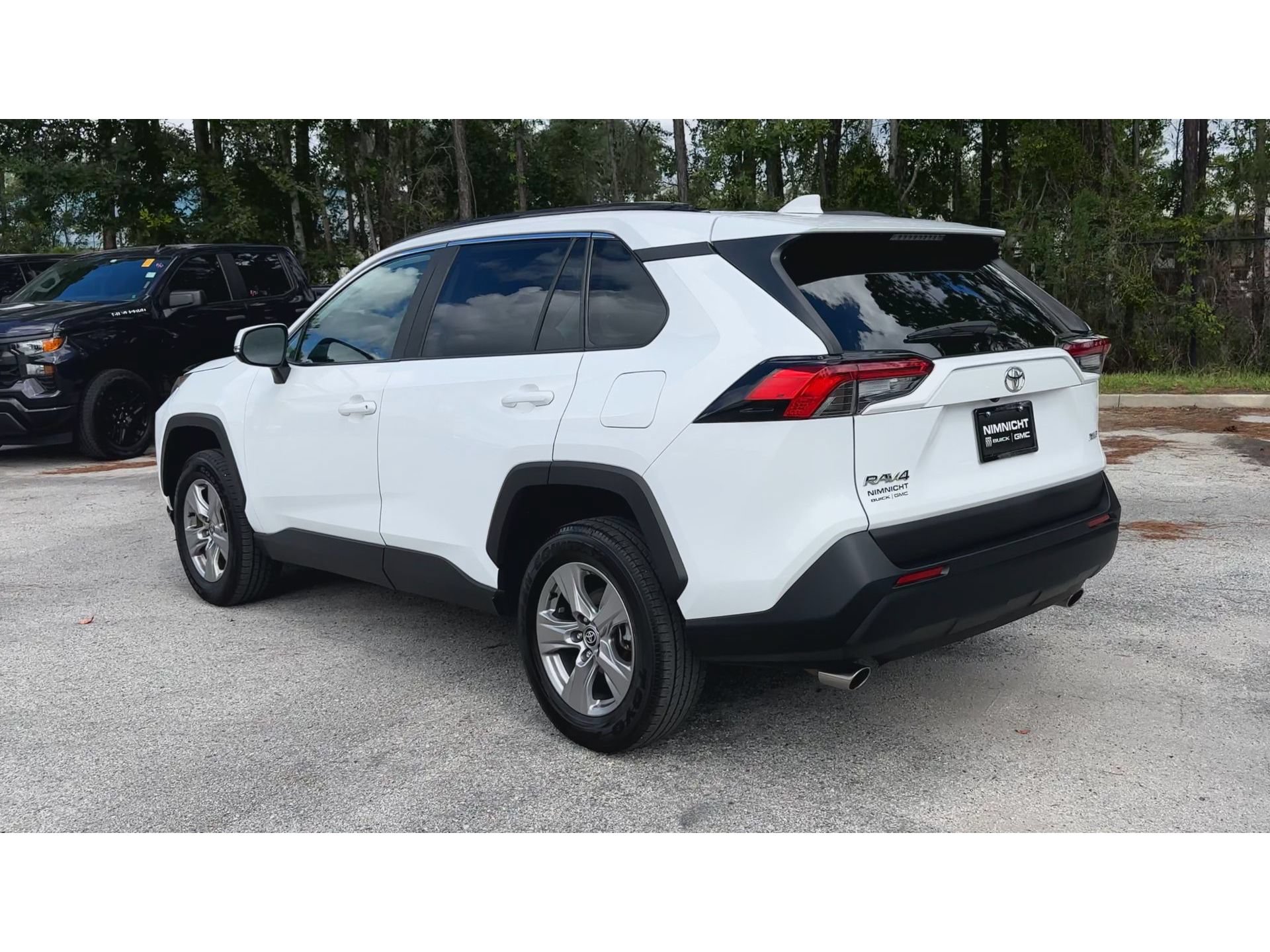 Used 2024 Toyota RAV4 XLE FWD image 7
