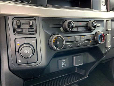 New 2026 Ford F250 XLT w/ FX4 Off-Road Package image 16