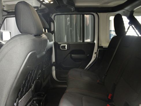 Used 2021 Jeep Wrangler Unlimited Rubicon image 41