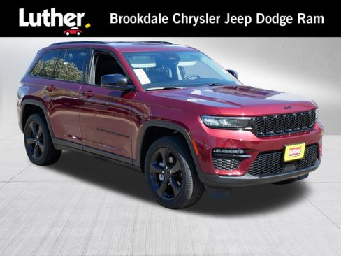 Used 2023 Jeep Grand Cherokee Limited w/ Black Appearance Package AWD/4WD image 1