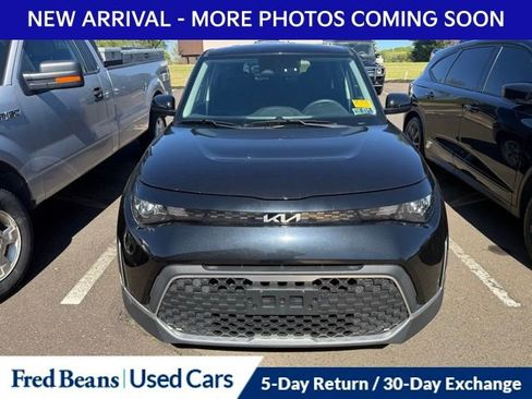 Used 2023 Kia Soul LX w/ LX Technology Package FWD image 2