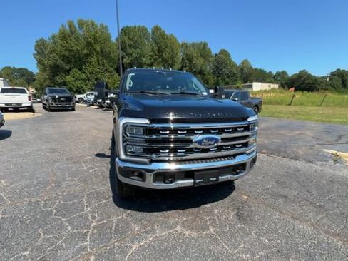Used 2023 Ford F250 Lariat w/ Lariat Ultimate Package AWD/4WD image 3
