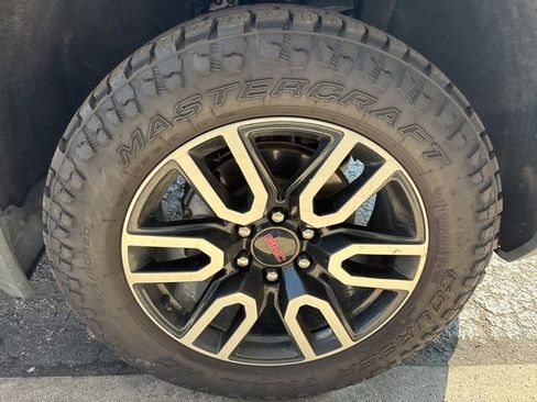 Used 2023 GMC Sierra 1500 AT4 w/ AT4 Preferred Package AWD/4WD image 30