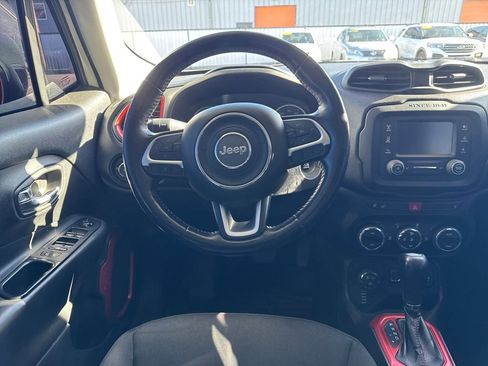 Used 2017 Jeep Renegade Trailhawk w/ Popular Equipment Group AWD/4WD image 13