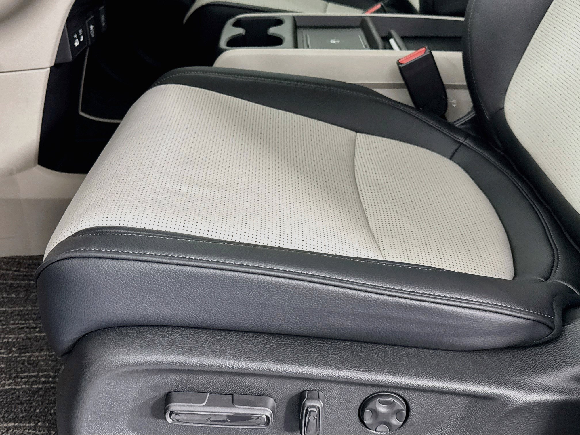 New 2027 Honda Odyssey Elite image 19