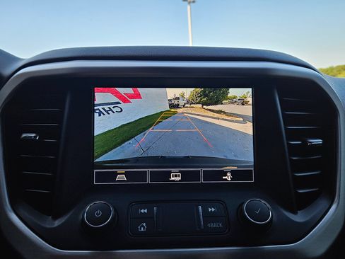Used 2021 GMC Acadia SLT w/ Elevation Edition FWD image 32