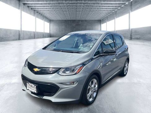 Used 2020 Chevrolet Bolt LT FWD image 2