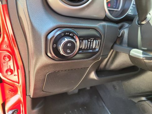 Used 2021 Jeep Gladiator Sport AWD/4WD image 23