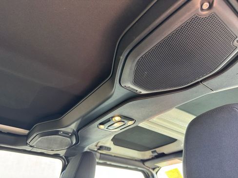 Used 2023 Jeep Wrangler Unlimited w/ 8.4" Radio Group image 7