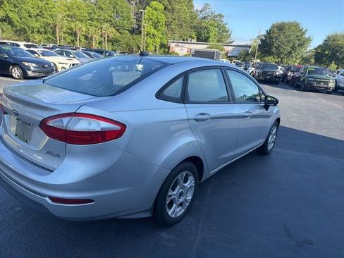 Used 2014 Ford Fiesta SE FWD image 5