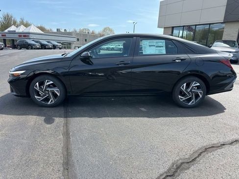 Certified 2025 Hyundai Elantra Sport FWD image 8