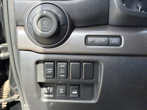 Used 2024 Nissan Titan PRO-4X w/ Pro-4x Convenience Package AWD/4WD image 24