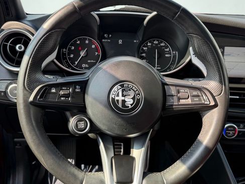 Used 2023 Alfa Romeo Giulia Veloce RWD image 42