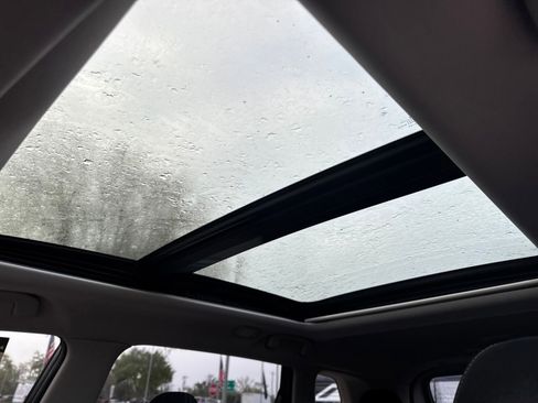 Used 2020 Nissan Rogue SV w/ Sun & Sound Touring Package image 27