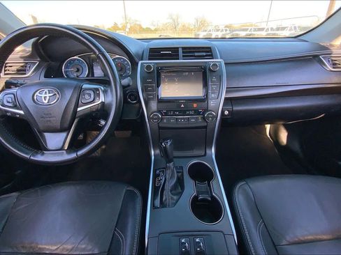 Used 2016 Toyota Camry XLE image 14