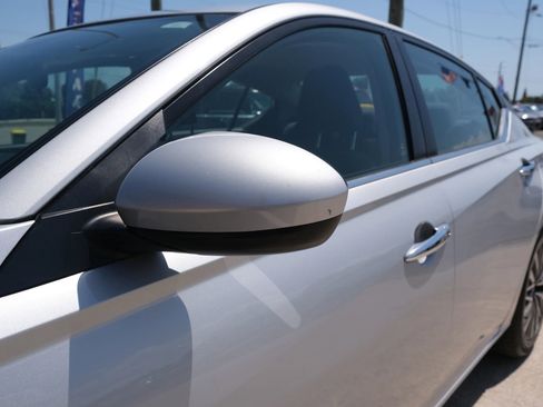 Used 2023 Nissan Altima 2.5 SV image 13