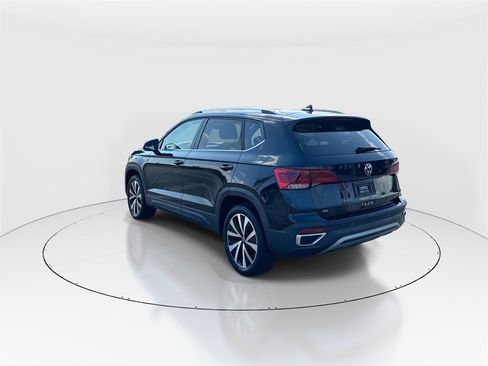 Used 2022 Volkswagen Taos SE image 6