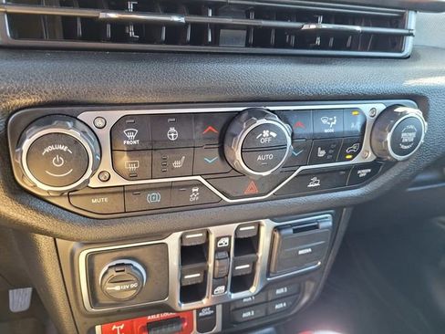 Used 2025 Jeep Wrangler Unlimited Sport S 4xe AWD/4WD image 21