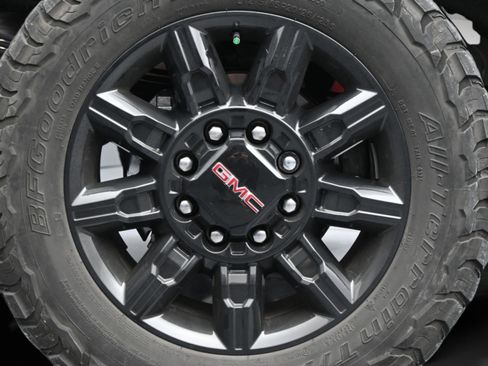 Used 2024 GMC Sierra 2500 AT4 w/ AT4 Premium Plus Package image 32