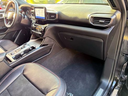 Used 2024 Ford Explorer ST-Line w/ Class IV Trailer Tow Package image 8