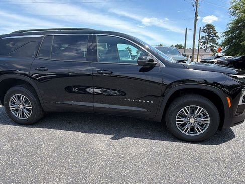 New 2026 Chevrolet Traverse LT w/ Driver Confidence Package AWD/4WD image 4