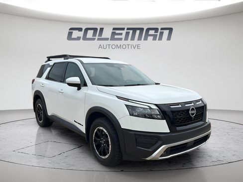 Used 2025 Nissan Pathfinder Rock Creek AWD/4WD image 2
